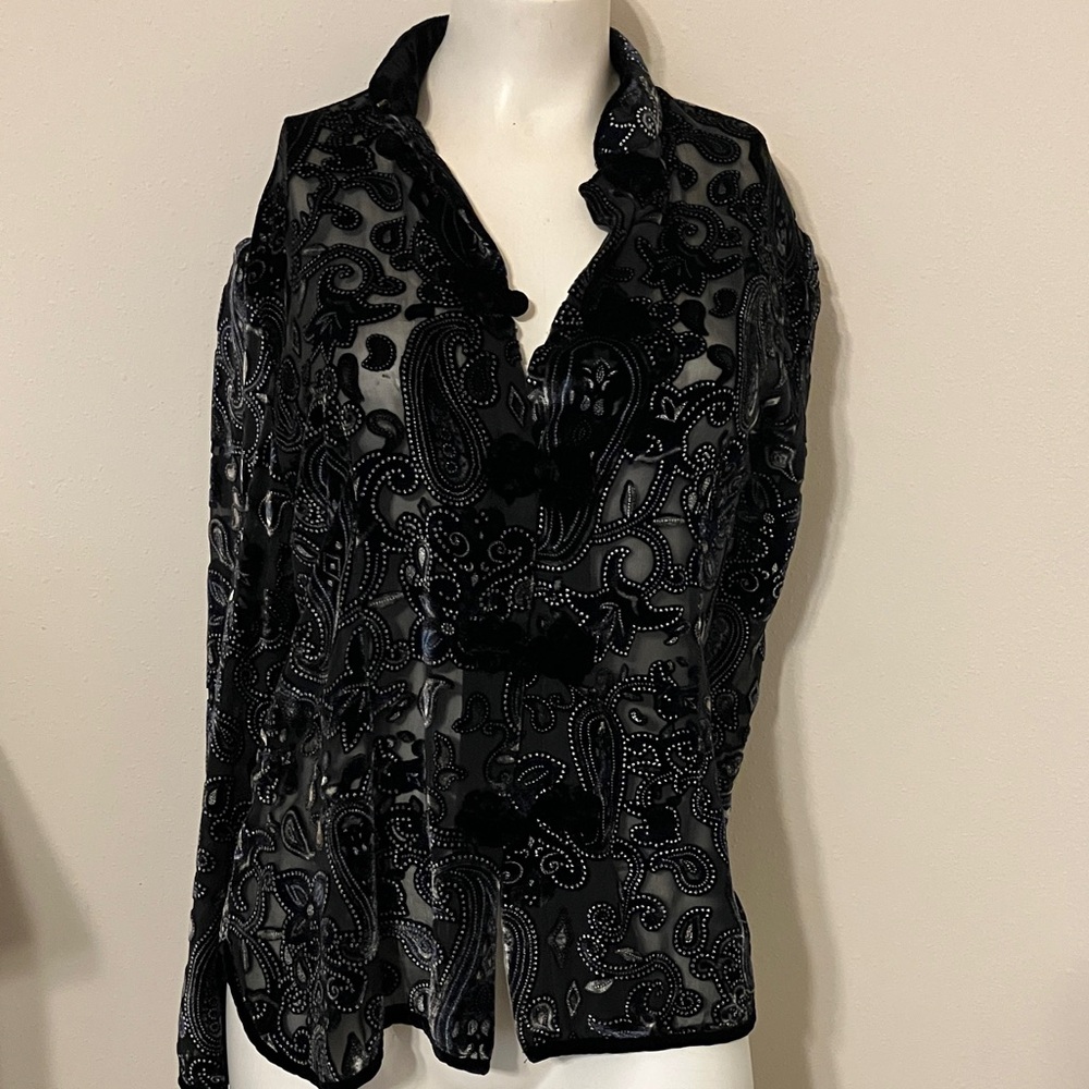 Elegant Petite Medium Draper’s and Damon Black Sheer Paisley Top